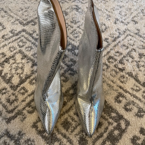 New Aqua Hendrix Metallic Silver Embossed Leather Stiletto Boots - size 10 - Picture 5 of 8